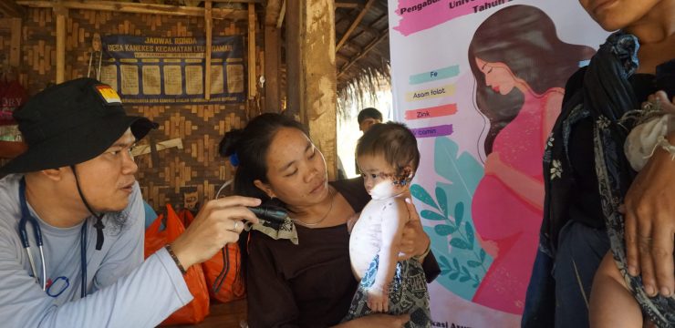 Cegah Gizi Buruk Balita Dengan Pengenalan Makanan Dan Minuman Sehat, Farmasi UI Beri Bantuan Ke Warga Badui, Banten